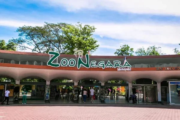 Zoo Negara & Monkey Canopy Adventure Day Tour