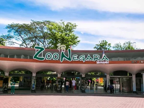 Zoo Negara & Monkey Canopy Adventure Day Tour